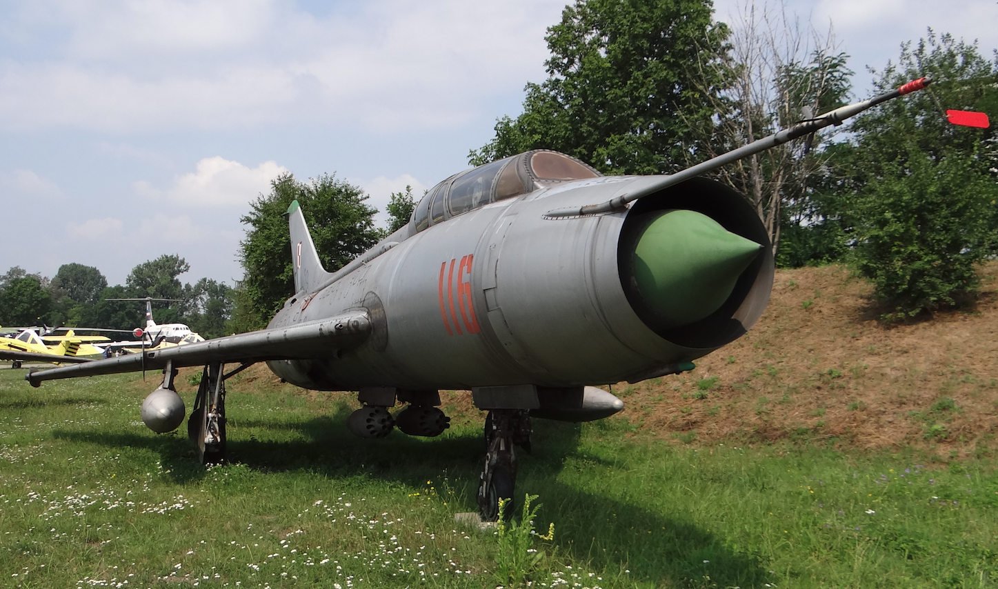 5 Fighter-Assault Aviation Regiment, then 3 Fighter-Bomber Aviation Regiment in Bydgoszcz. 1944-1992.