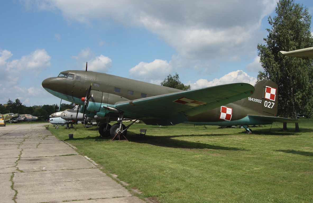 Lisunow Li-2. Construction. 1945