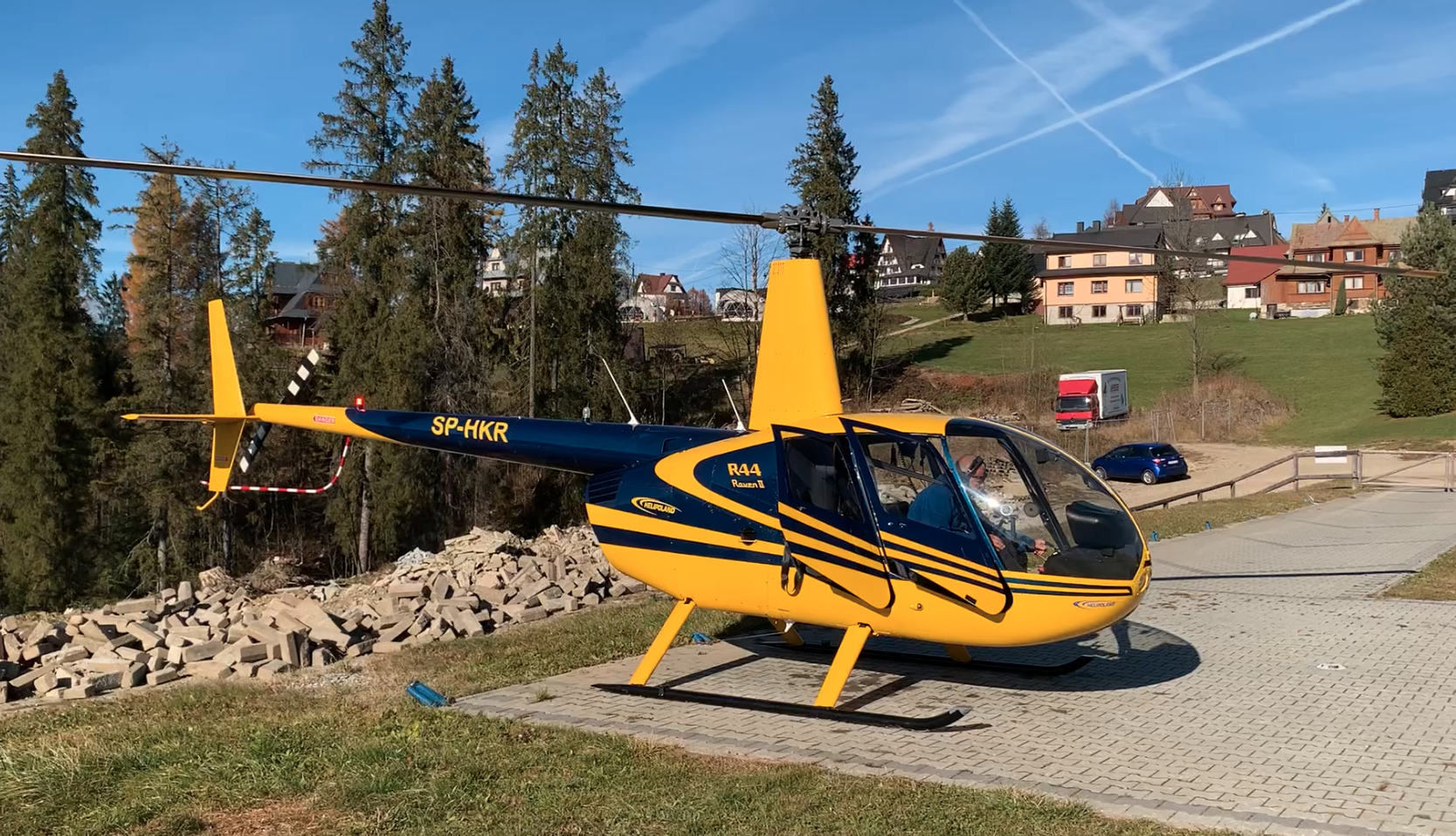 Robinson R44 SP-HKR. 2024