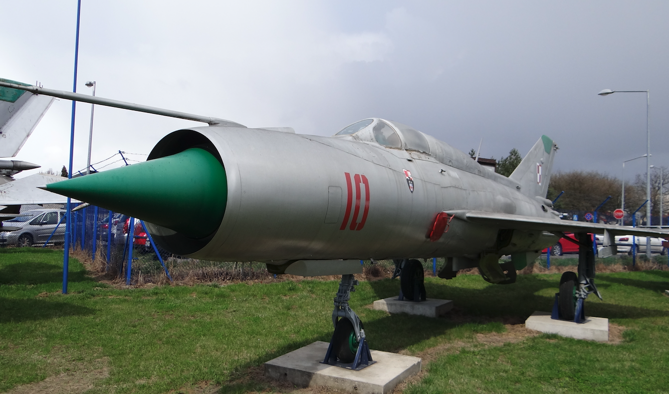 4 then 2nd Fighter Aviation Regiment in Goleniów. 1944-1993.