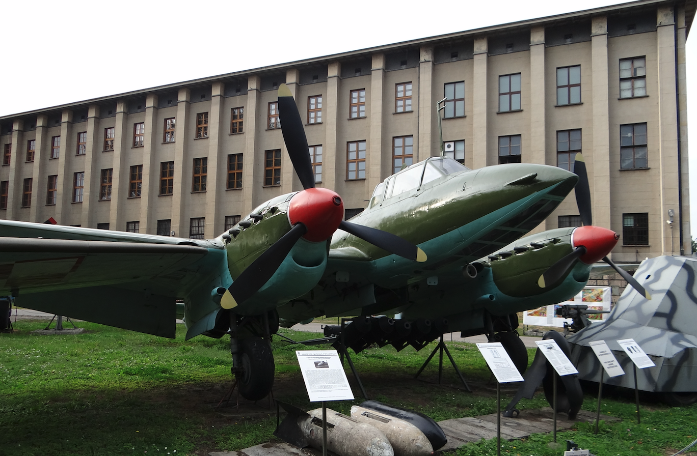 Petlakow Pe-2. 1945